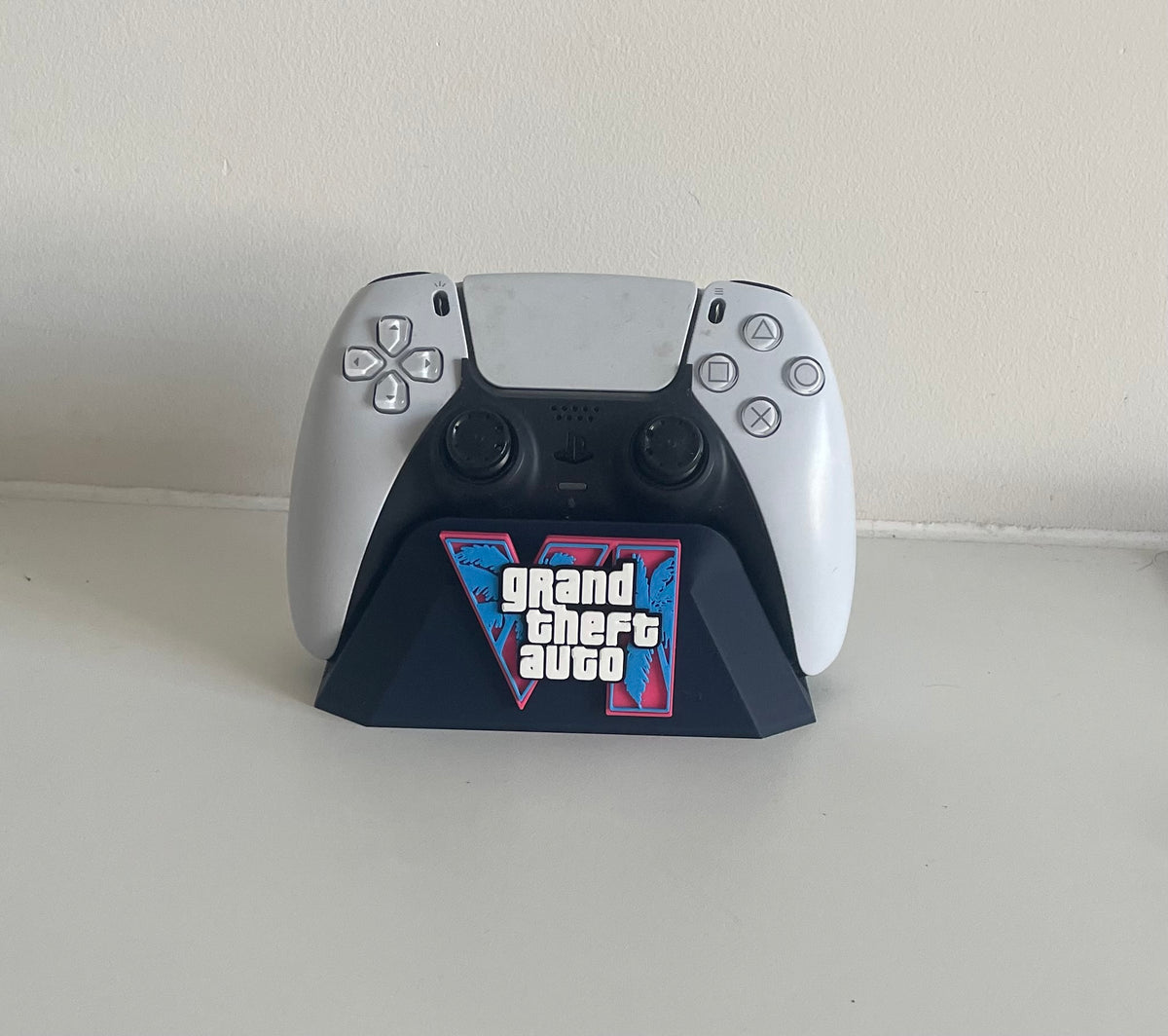 GTA 6 PS5 Controller Stand – 3D Printed Gaming Display & Storage Holder
