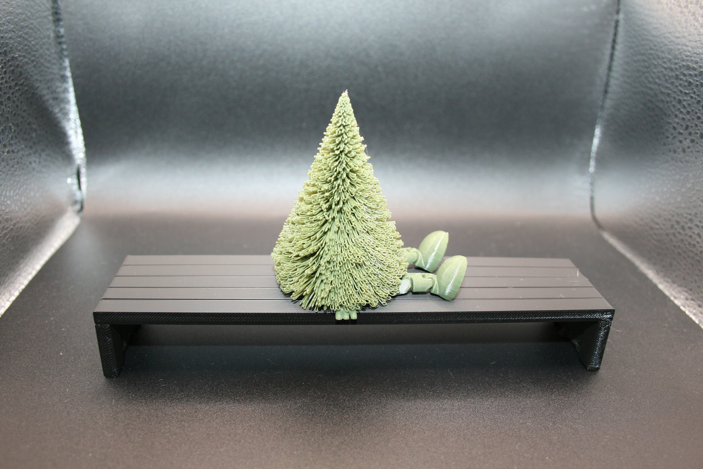 3D Printed Christmas Tree with Movable Feet – Cute Holiday Desk Decor – Poseable Xmas Figurine – Stocking Stuffer – Christmas Gift – Tabletop Ornament