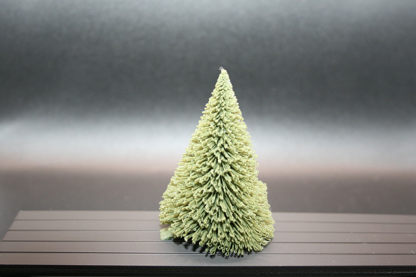 3D Printed Christmas Tree with Movable Feet – Cute Holiday Desk Decor – Poseable Xmas Figurine – Stocking Stuffer – Christmas Gift – Tabletop Ornament